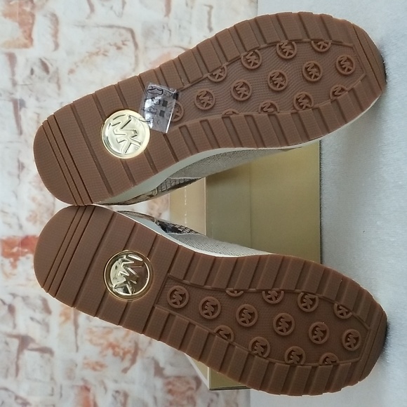 New Michael Kors Lindy Mixed-Media Trainer - Picture 6 of 10